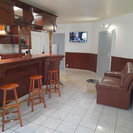 Appartement Au Bord Du Canal Montbard Esterno foto