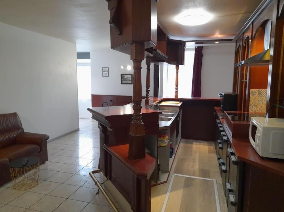 Appartement Au Bord Du Canal Montbard Esterno foto